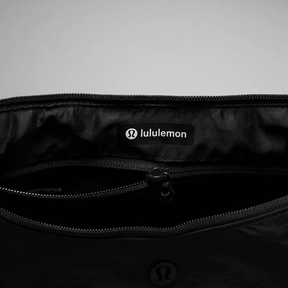 Lululemon Slouchy Sling Bag 6L Black - Picture 6 of 7